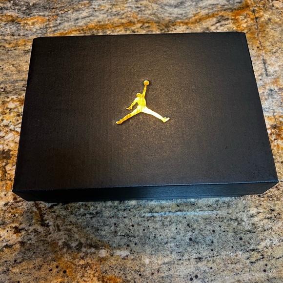 Air Jordan 1 Mid GS ‘Pastel’ - Picture 5 of 5